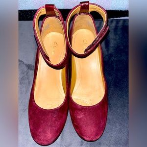 Clarks Burgundy Round Toe Wedge Heels - Size 7.5